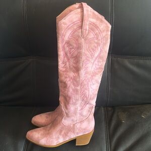 Women’s cowboy boots
